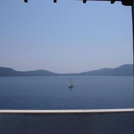 Villa With Breathtaking Views And Private Beach Agios Dimitrios  Bagian luar foto