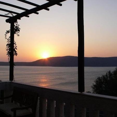 Villa With Breathtaking Views And Private Beach Agios Dimitrios  Bagian luar foto