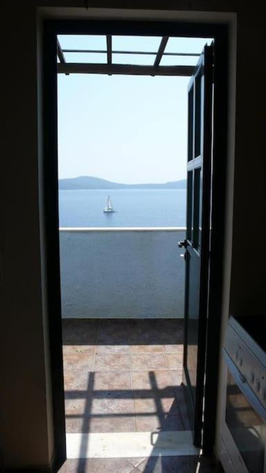 Villa With Breathtaking Views And Private Beach Agios Dimitrios  Bagian luar foto