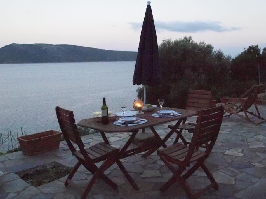 Villa With Breathtaking Views And Private Beach Agios Dimitrios  Bagian luar foto